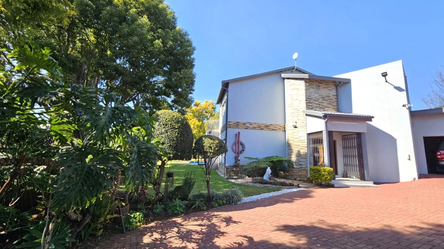 4 Bedroom Property for Sale in Ifafi North West